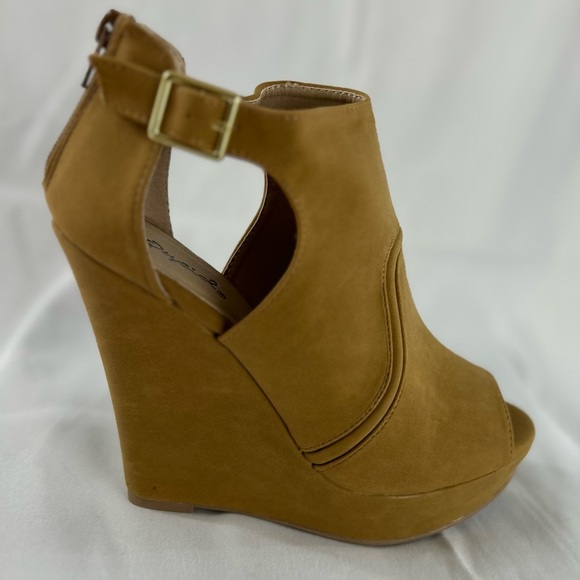 Kimmy Wedges - Picture 2 of 4